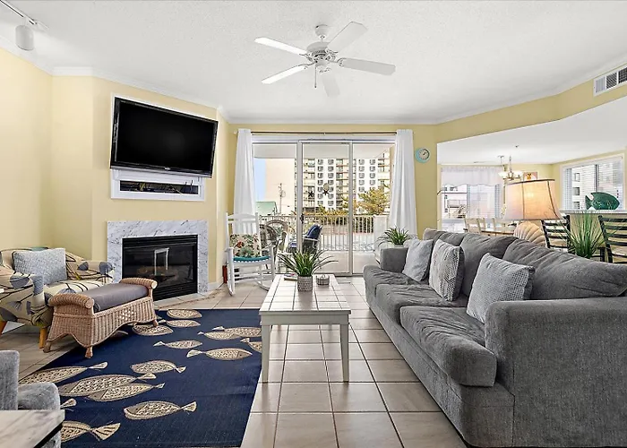 Ferienhaus Beautiful 3 Bedroom Steps From The Beach!
