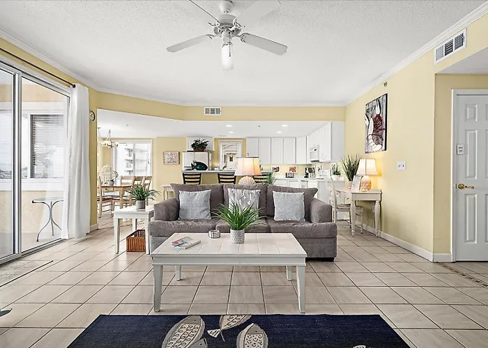 Beautiful 3 Bedroom Steps From The Beach! Ocean Stadt