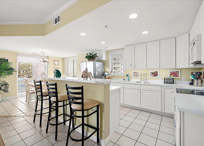 Ferienhaus Beautiful 3 Bedroom Steps From The Beach!