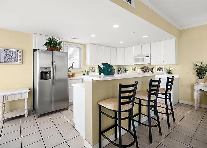Ferienhaus Beautiful 3 Bedroom Steps From The Beach! *