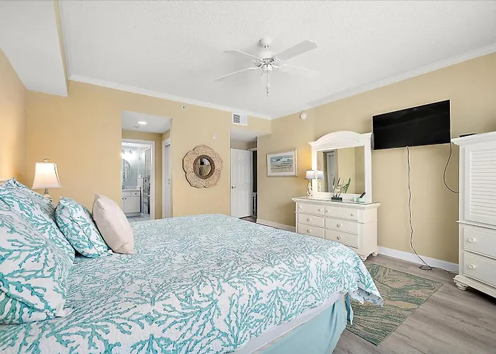Ferienhaus Beautiful 3 Bedroom Steps From The Beach! *