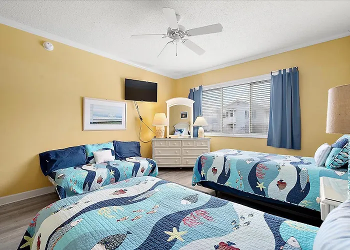 Beautiful 3 Bedroom Steps From The Beach! Ferienhaus *