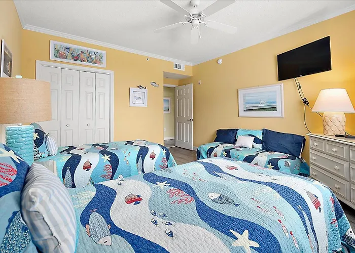 Ferienhaus Beautiful 3 Bedroom Steps From The Beach!